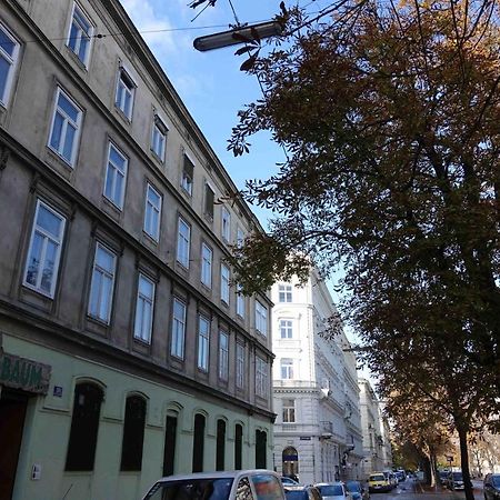 Studio U Parkplatz, Zentrale Ruhelage Neben Grunoase Lägenhet Wien Exteriör bild