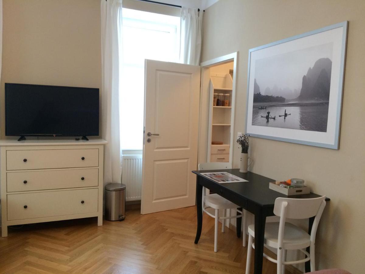Studio U Parkplatz, Zentrale Ruhelage Neben Grunoase Lägenhet Wien Exteriör bild